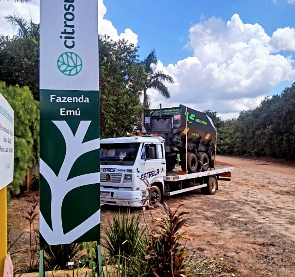 Guincho Estrela transportando equipamento agrícola em plataforma